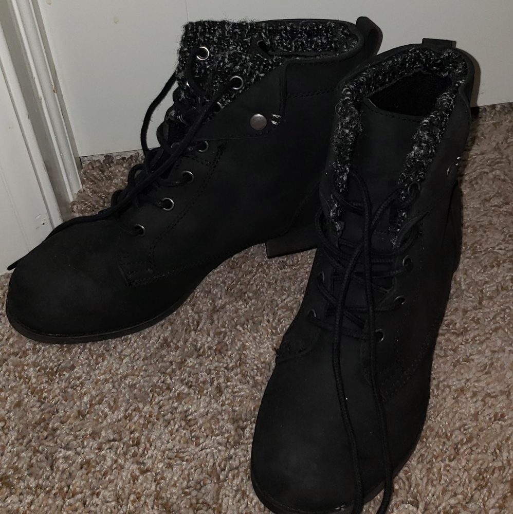 Boots - Picture 1 of 3